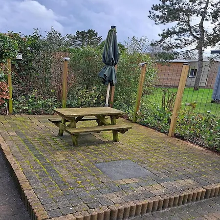 Spacious Surrounded Large Garden Holiday home Sint Maartensvlotbrug