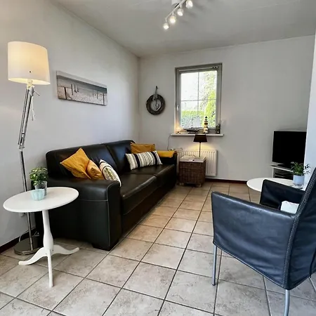 Дом отдыха Spacious Surrounded Large Garden *