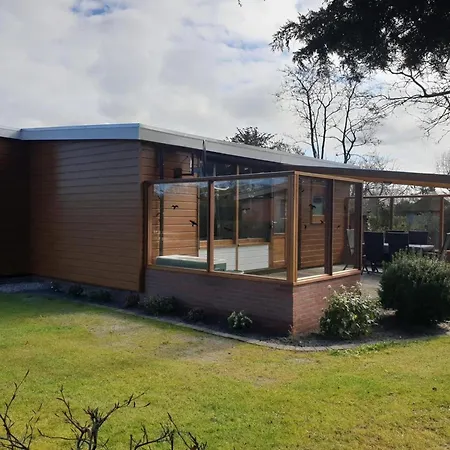 Holiday home Spacious Surrounded Large Garden *