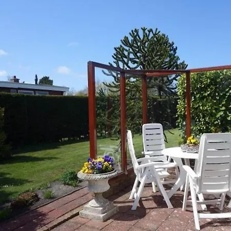 Holiday home Spacious Surrounded Large Garden *