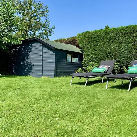 Spacious Surrounded Large Garden Holiday home Sint Maartensvlotbrug