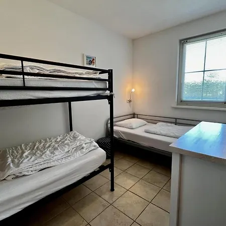 Spacious Surrounded Large Garden Дом отдыха