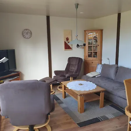 Spacious Surrounded Large Garden Σπίτι διακοπών *