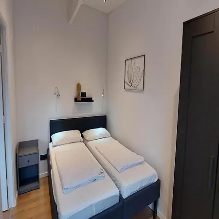 Σπίτι διακοπών Spacious Surrounded Large Garden *