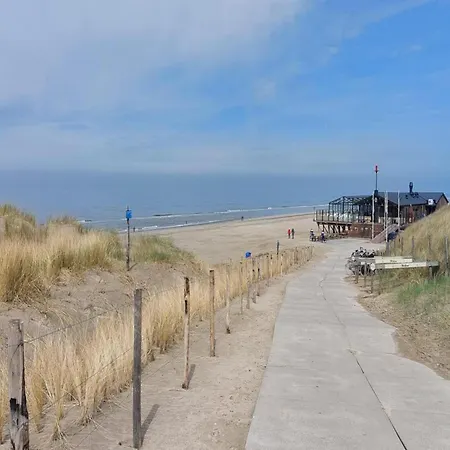 Σπίτι διακοπών Spacious Surrounded Large Garden