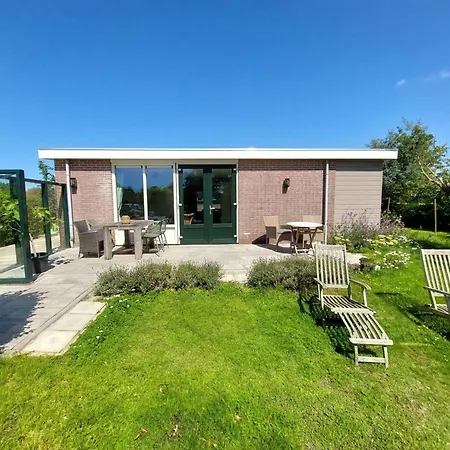 Holiday home Spacious Surrounded Large Garden *