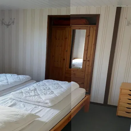 Spacious Surrounded Large Garden Σπίτι διακοπών *