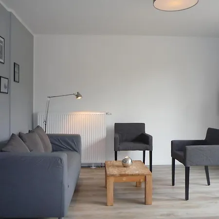 Σπίτι διακοπών Spacious Surrounded Large Garden Sint Maartensvlotbrug