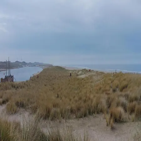 Σπίτι διακοπών Spacious Surrounded Large Garden