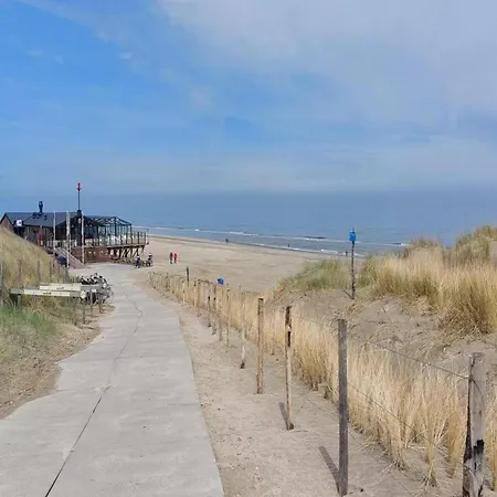 Σπίτι διακοπών Spacious Surrounded Large Garden *