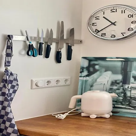 Spacious Surrounded Large Garden *