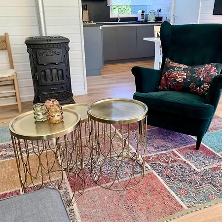 Spacious Surrounded Large Garden Дом отдыха *