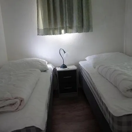 Дом отдыха Spacious Surrounded Large Garden *