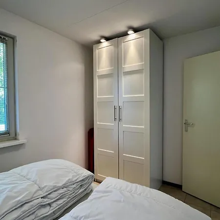 Дом отдыха Spacious Surrounded Large Garden *