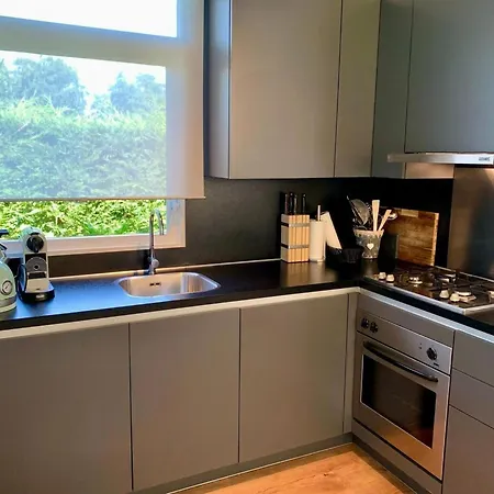 Spacious Surrounded Large Garden *