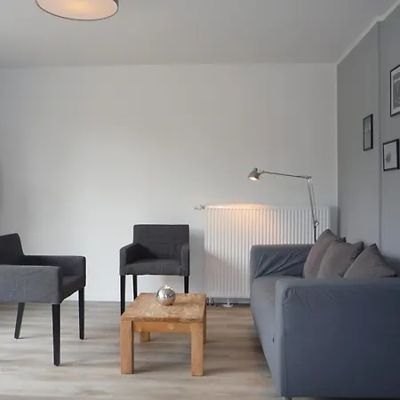 Дом отдыха Spacious Surrounded Large Garden *