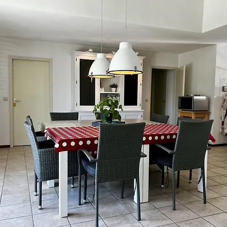 Holiday home Spacious Surrounded Large Garden