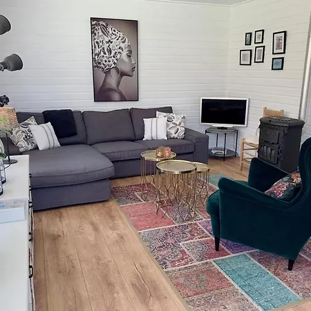 Spacious Surrounded Large Garden Holiday home *