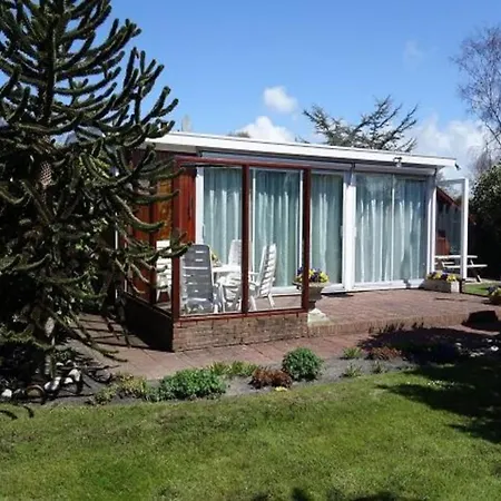 Holiday home Spacious Surrounded Large Garden Sint Maartensvlotbrug