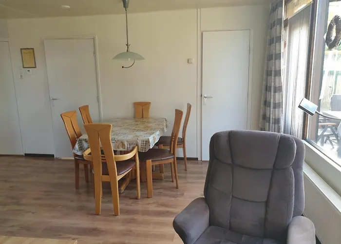 Spacious Surrounded Large Garden Sint Maartensvlotbrug