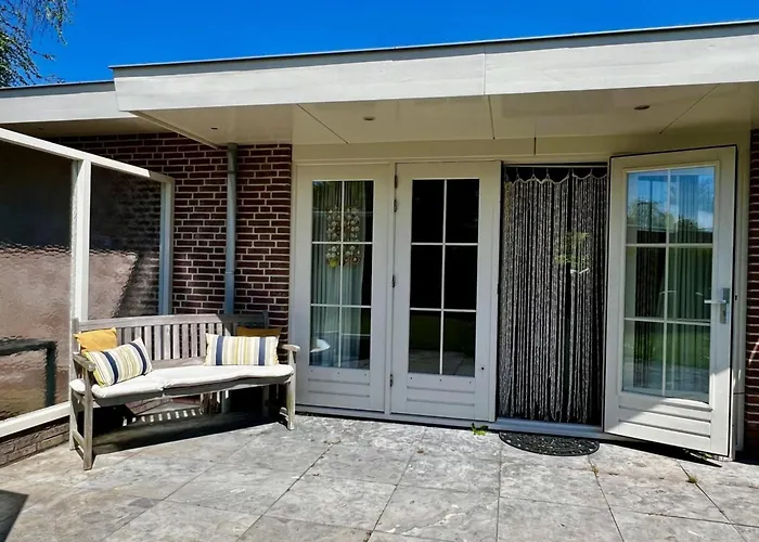 Feriehus Spacious Surrounded Large Garden