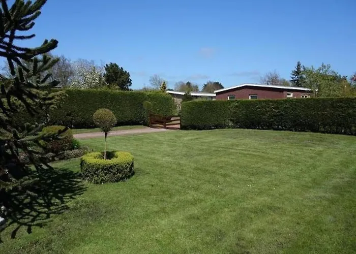Spacious Surrounded Large Garden Sint Maartensvlotbrug