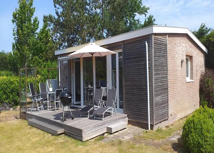 Feriehus Spacious Surrounded Large Garden