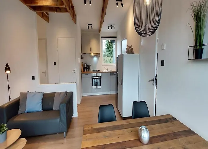 Feriehus Spacious Surrounded Large Garden Sint Maartensvlotbrug