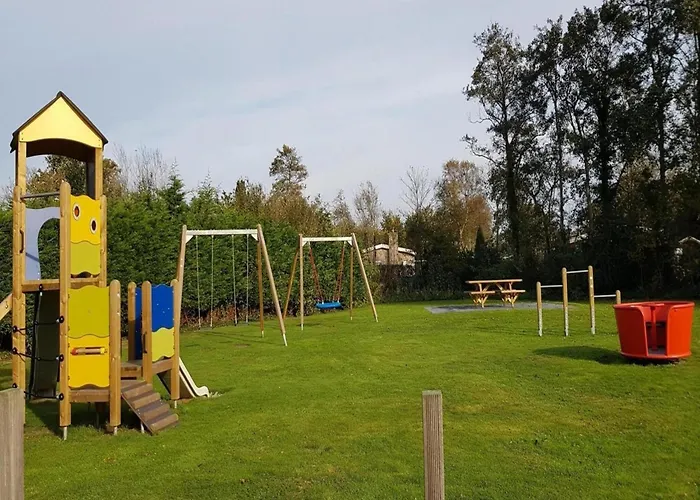 Spacious Surrounded Large Garden Feriehus Sint Maartensvlotbrug