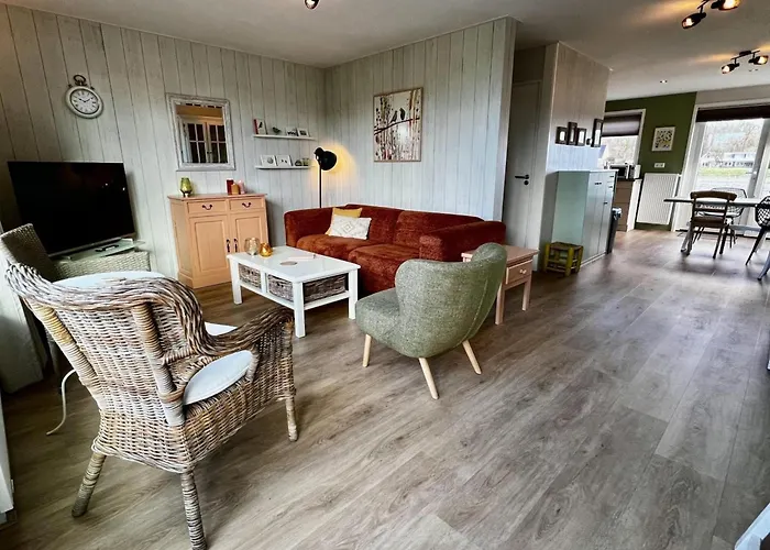 Spacious Surrounded Large Garden Feriehus Sint Maartensvlotbrug