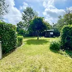 Spacious Surrounded Large Garden * Sint Maartensvlotbrug