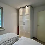 Semesterbostad Spacious Surrounded Large Garden *