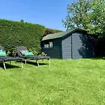 Holiday home Spacious Surrounded Large Garden