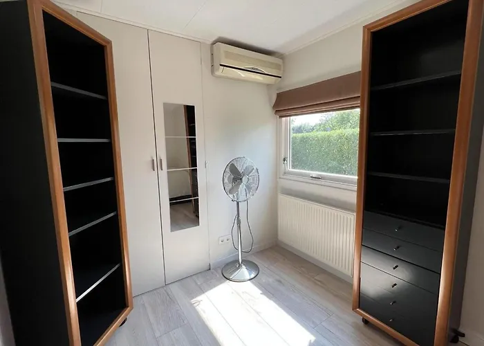 Spacious Surrounded Large Garden Dom wakacyjny