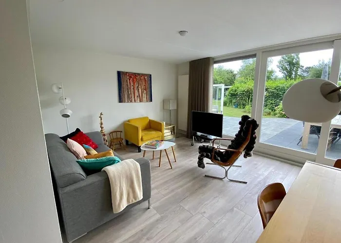 Spacious Surrounded Large Garden Sint Maartensvlotbrug