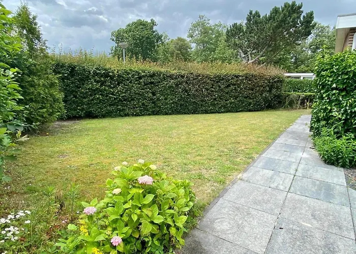 Spacious Surrounded Large Garden Sint Maartensvlotbrug