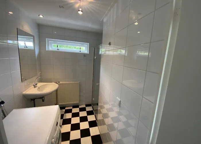 Dom wakacyjny Spacious Surrounded Large Garden