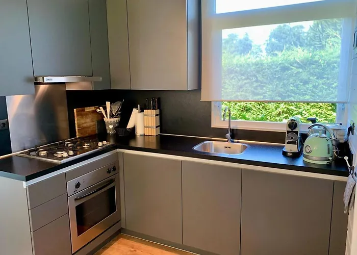 Spacious Surrounded Large Garden Dom wakacyjny Sint Maartensvlotbrug