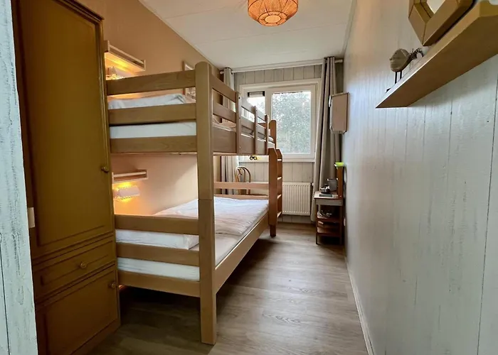 Spacious Surrounded Large Garden Dom wakacyjny