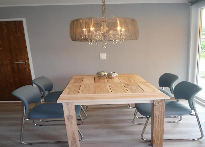 Spacious Surrounded Large Garden Dom wakacyjny Sint Maartensvlotbrug